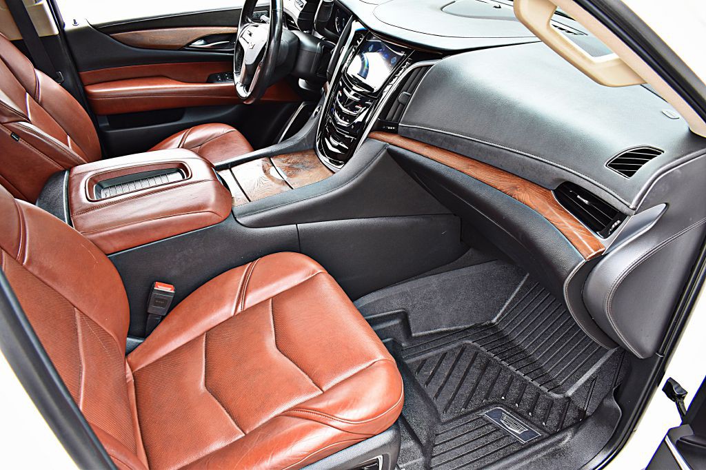 2020 Cadillac Escalade Image 20