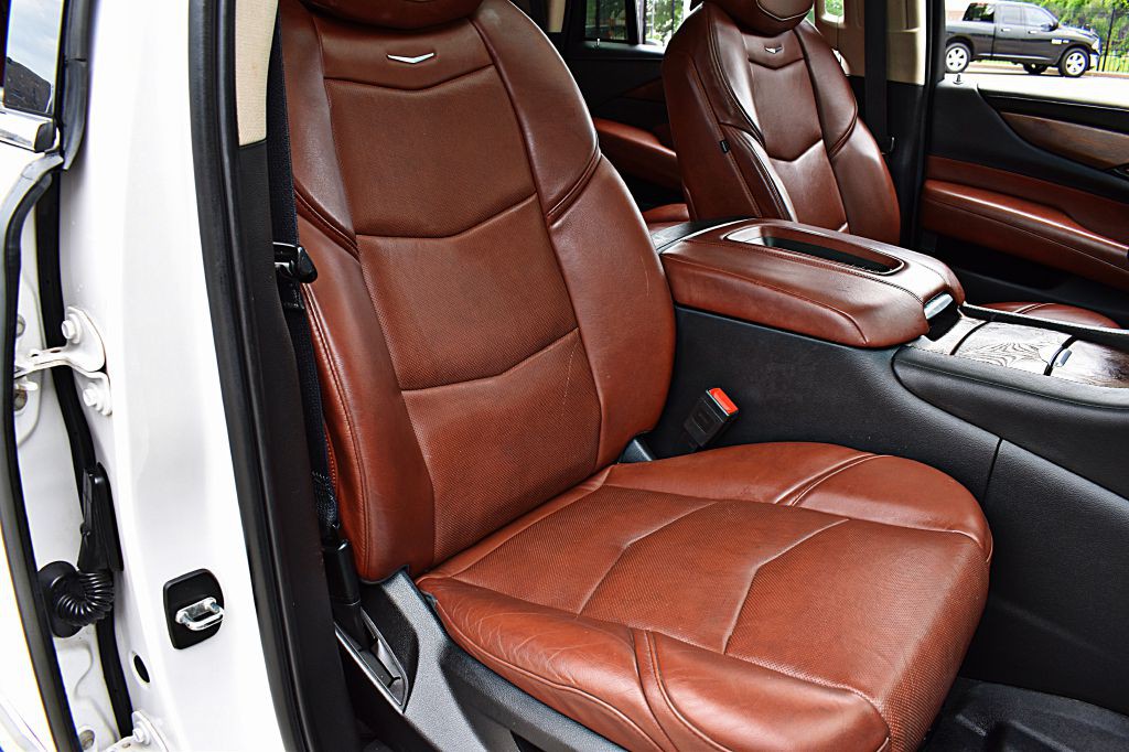 2020 Cadillac Escalade Image 21