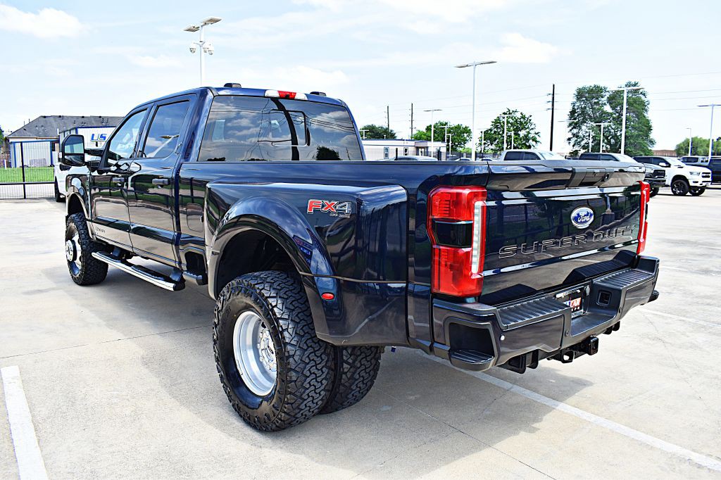 2023 Ford F-350 Image 8