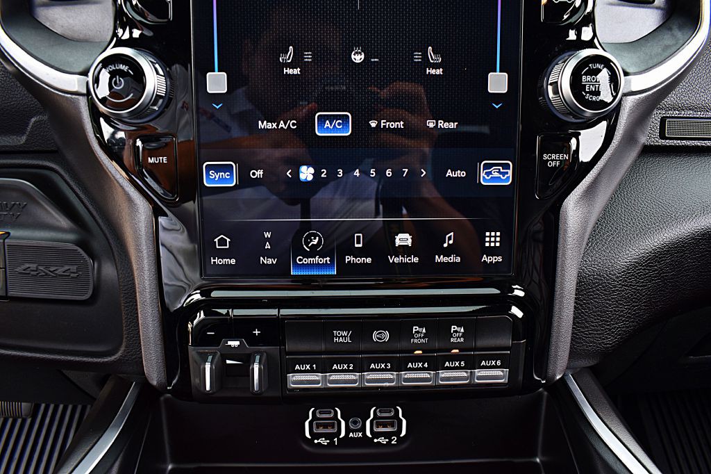 2023 RAM 2500 Image 37