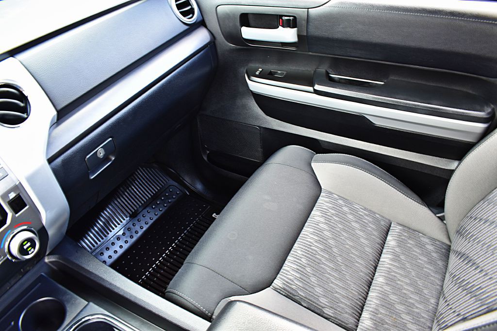 2021 Toyota Tundra Image 35