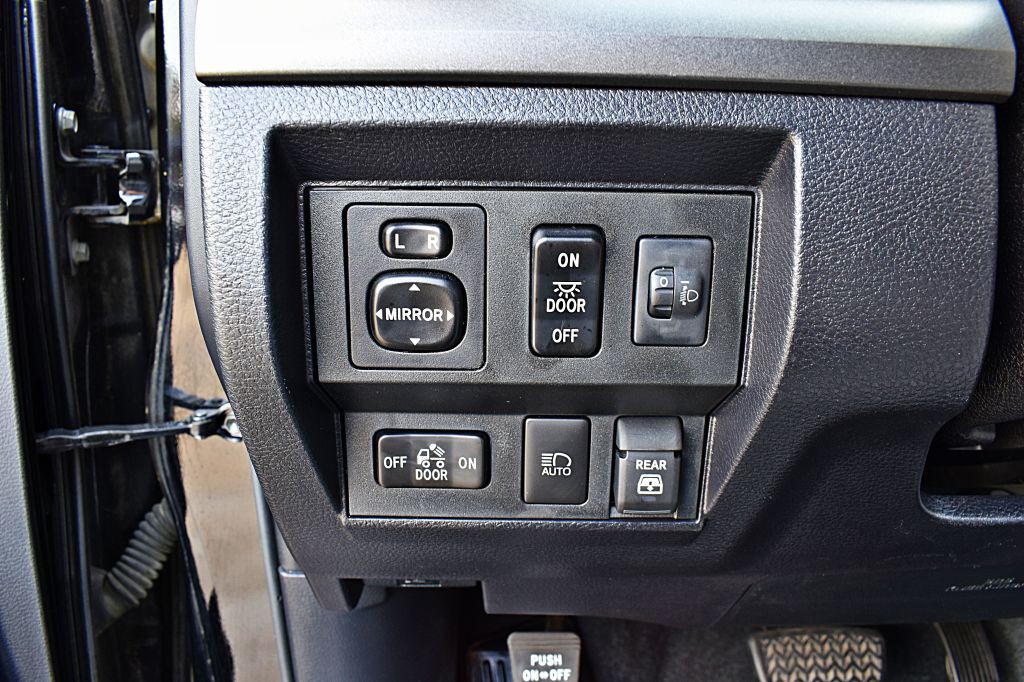 2021 Toyota Tundra Image 40