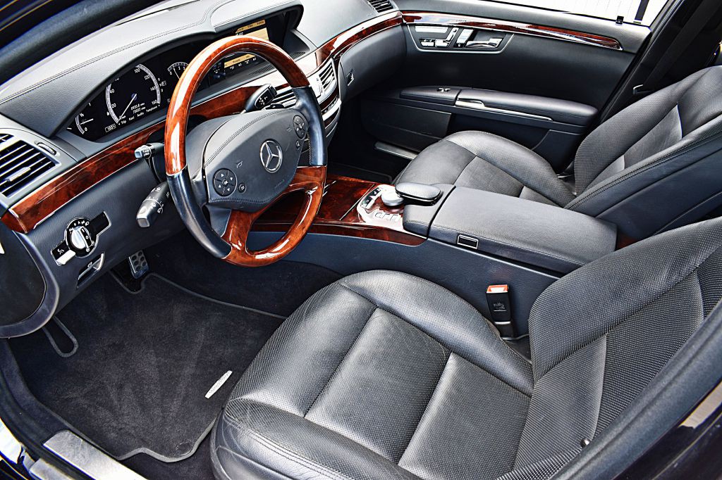 2010 Mercedes-Benz S-Class Image 16