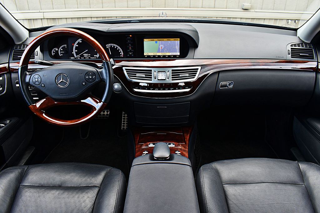 2010 Mercedes-Benz S-Class Image 24