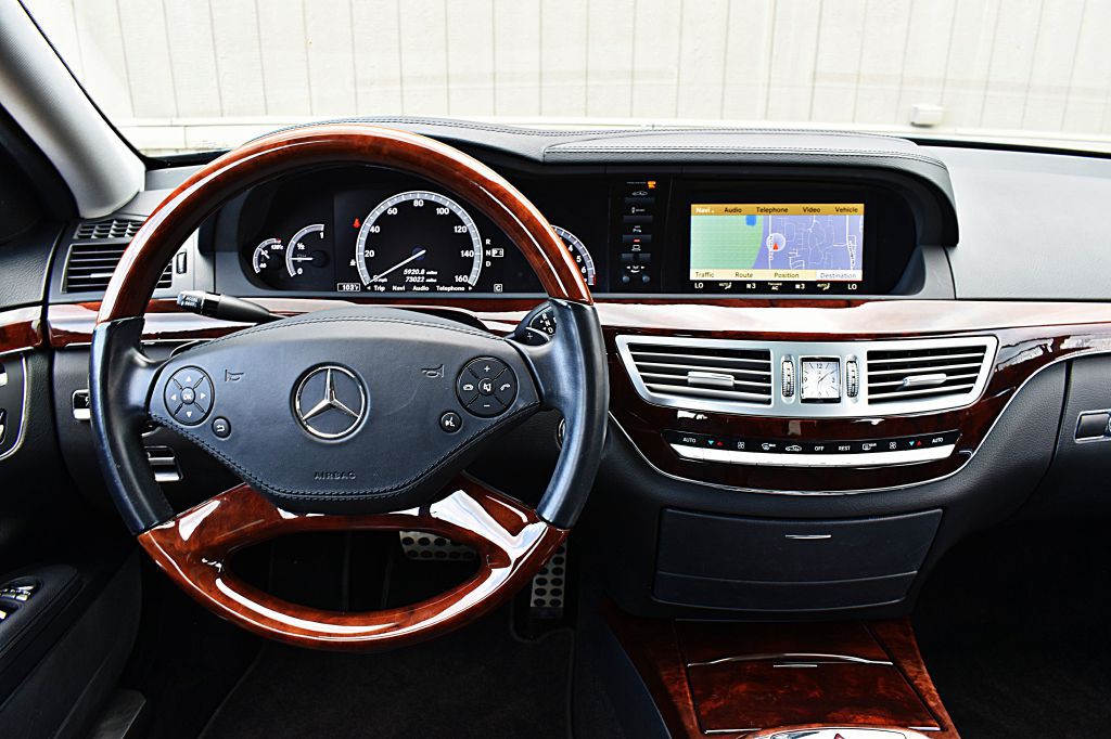 2010 Mercedes-Benz S-Class Image 25