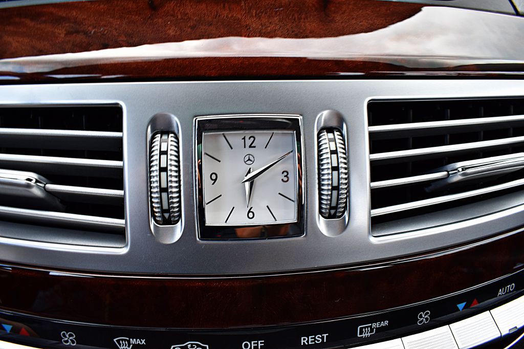 2010 Mercedes-Benz S-Class Image 31