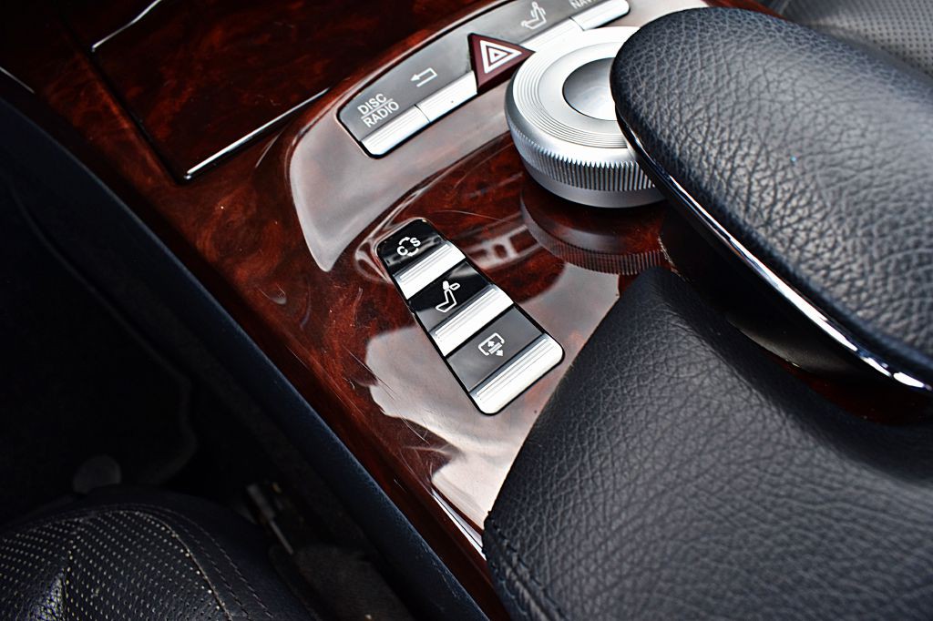 2010 Mercedes-Benz S-Class Image 35