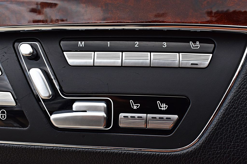 2010 Mercedes-Benz S-Class Image 41
