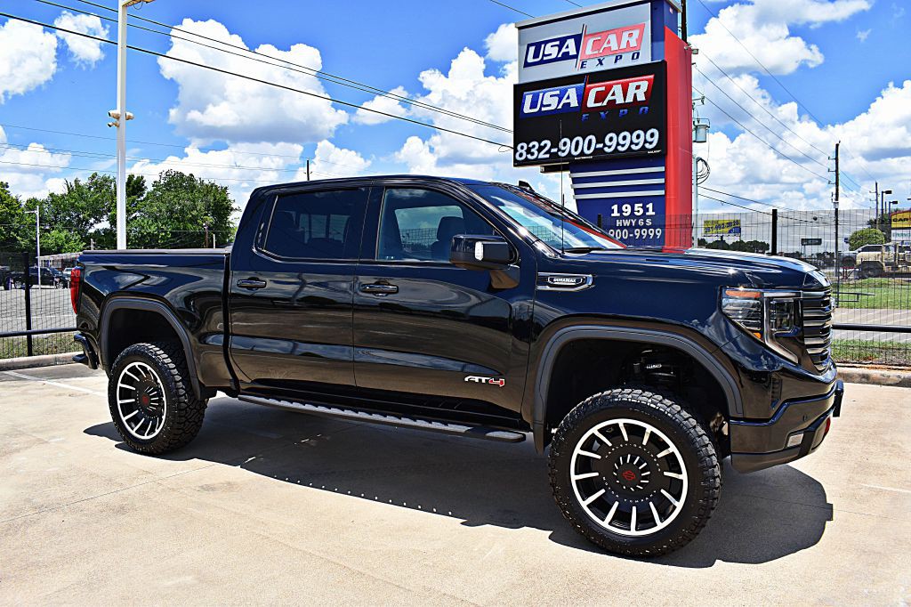 2025 GMC Sierra Image 3