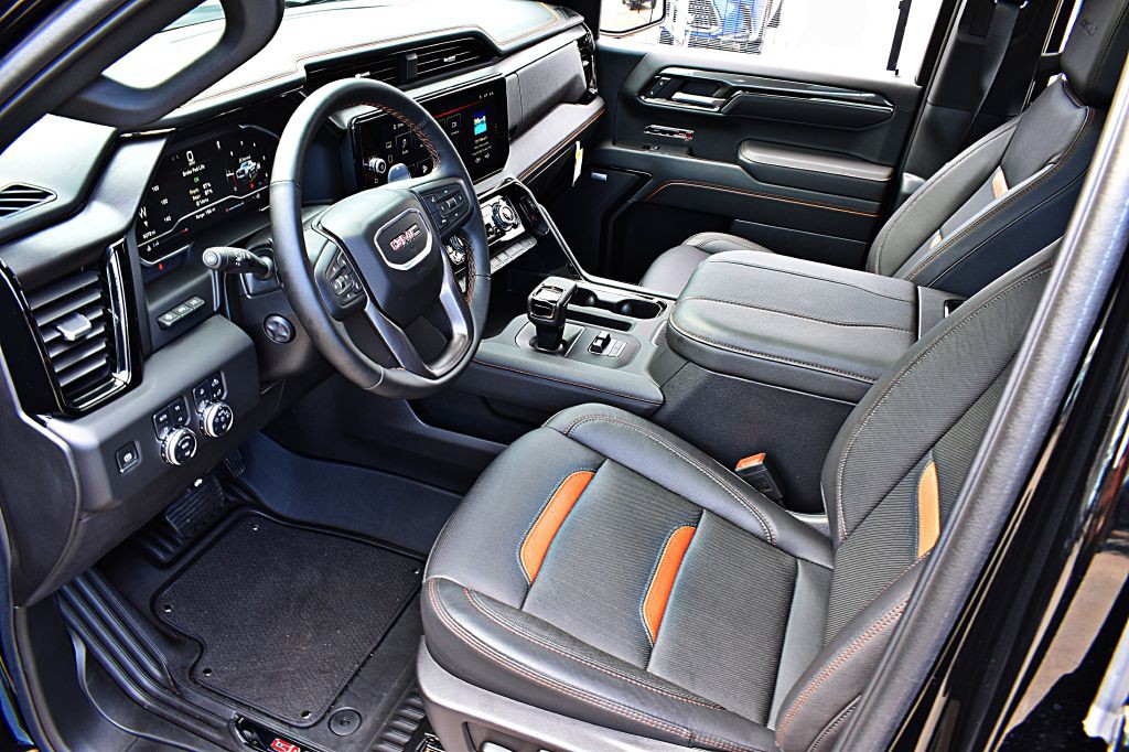 2025 GMC Sierra Image 16
