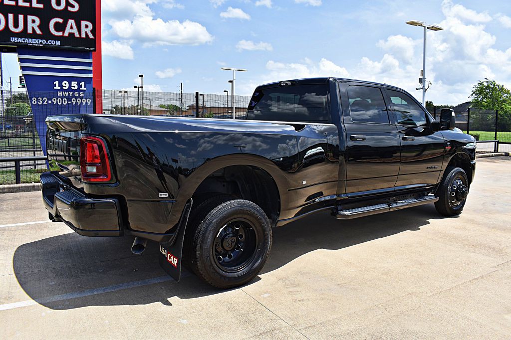 2026 RAM 3500 Image 5