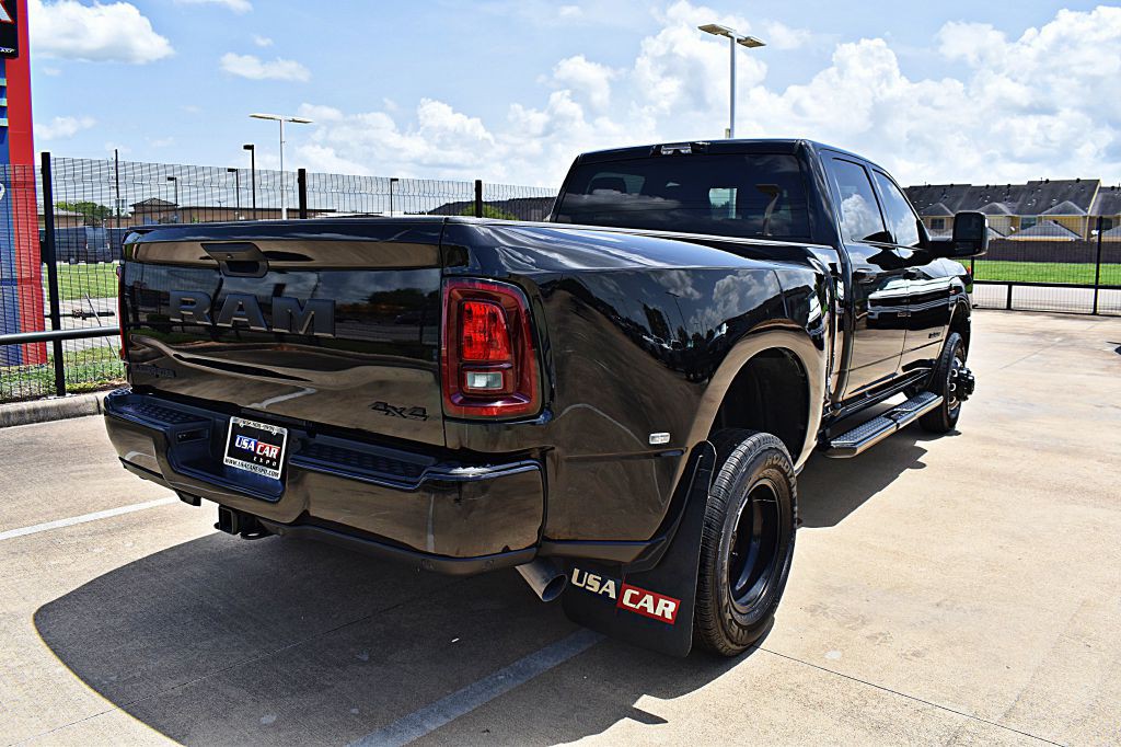 2026 RAM 3500 Image 8