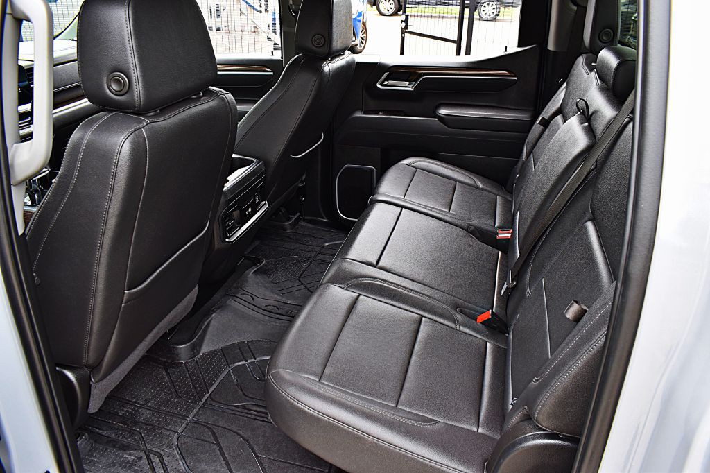 2025 Chevrolet Silverado 1500 Image 18
