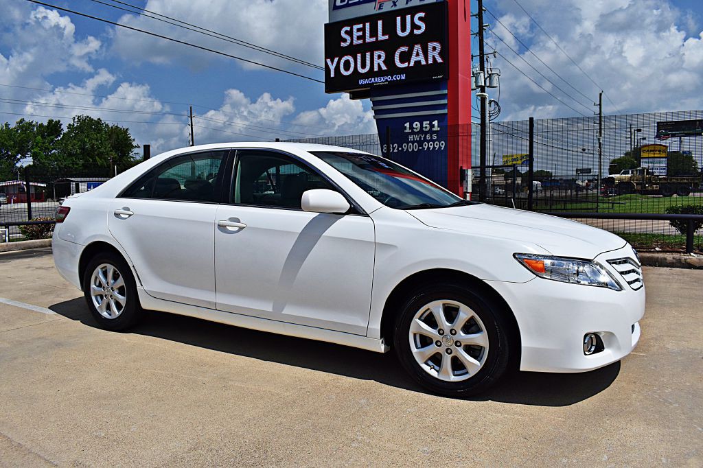 2011 Toyota Camry Image 3