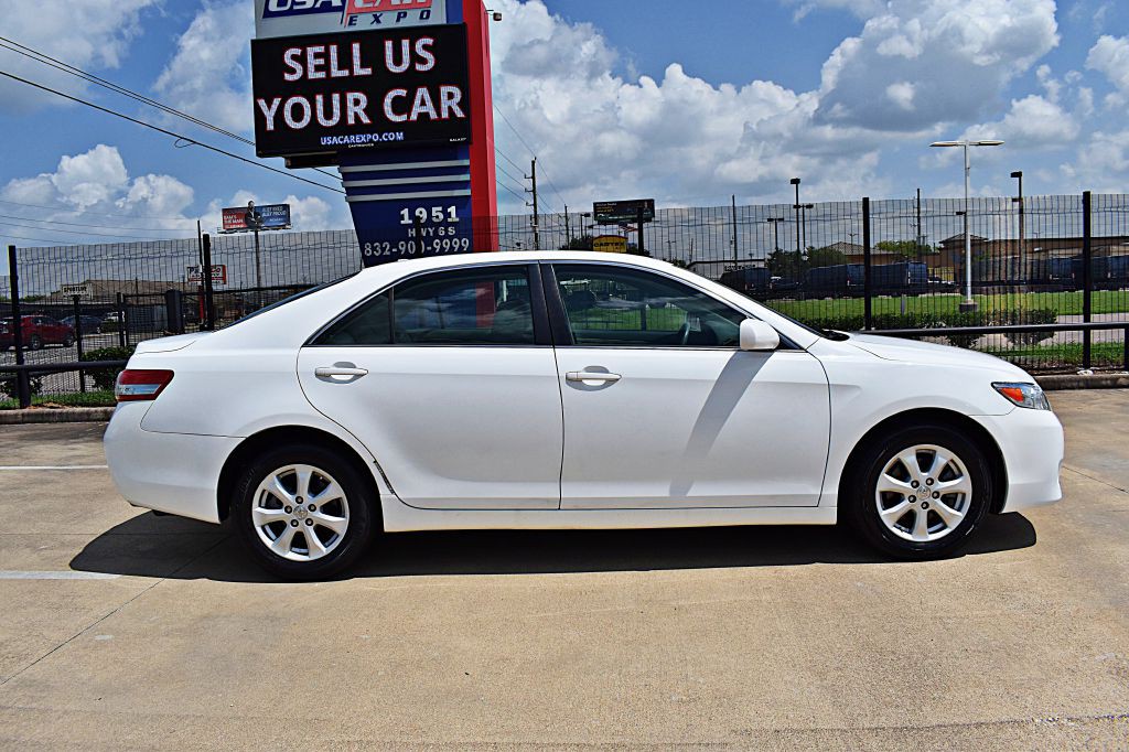 2011 Toyota Camry Image 4