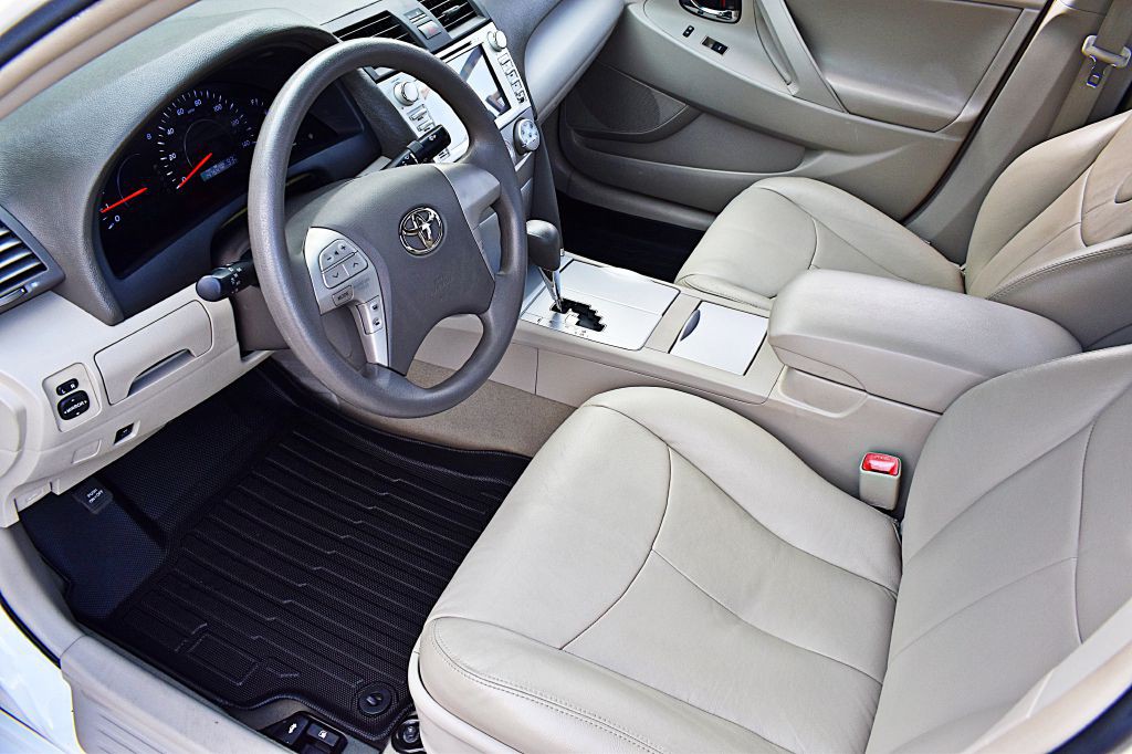 2011 Toyota Camry Image 16