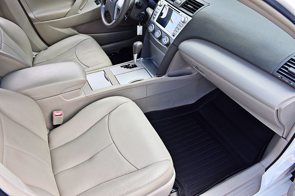 2011 Toyota Camry Image 20