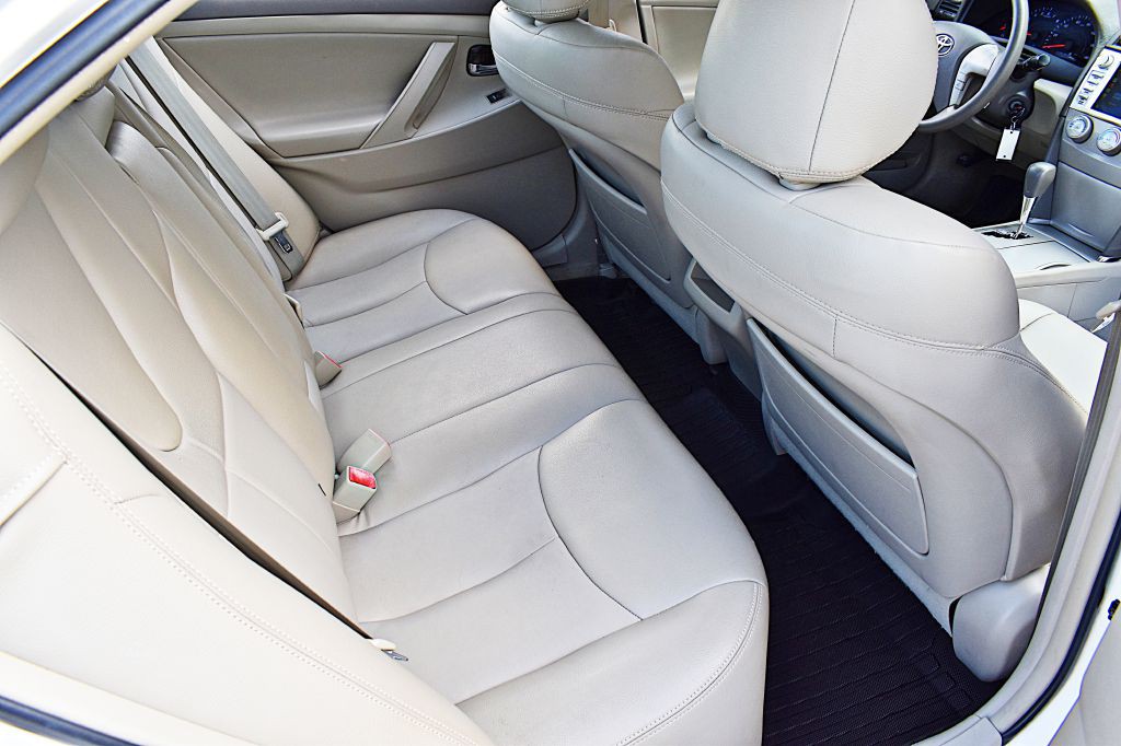 2011 Toyota Camry Image 22