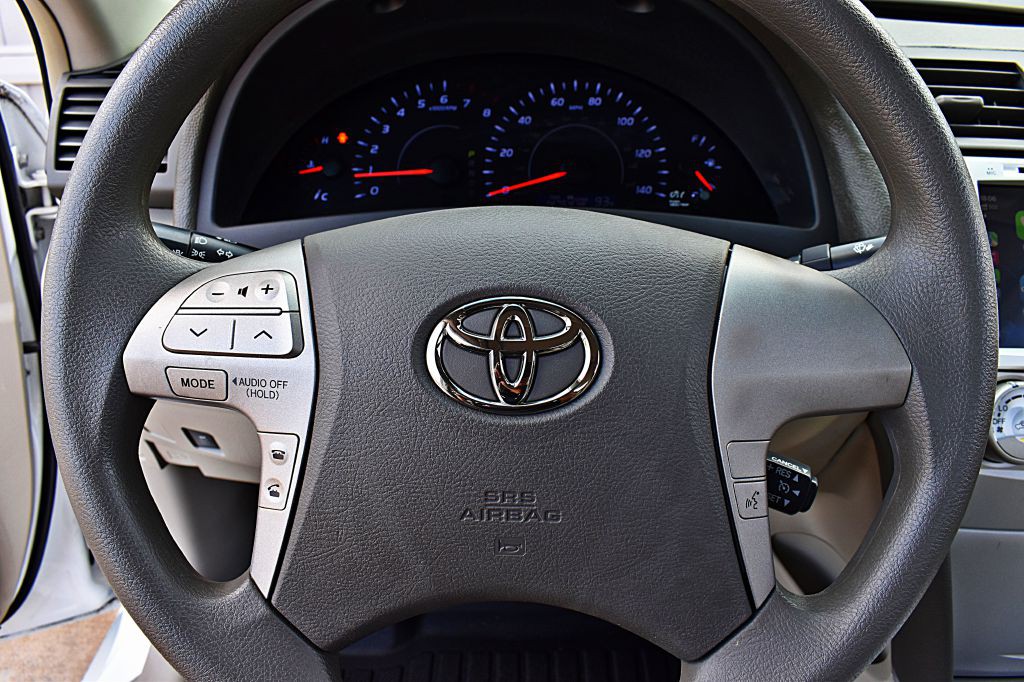 2011 Toyota Camry Image 35