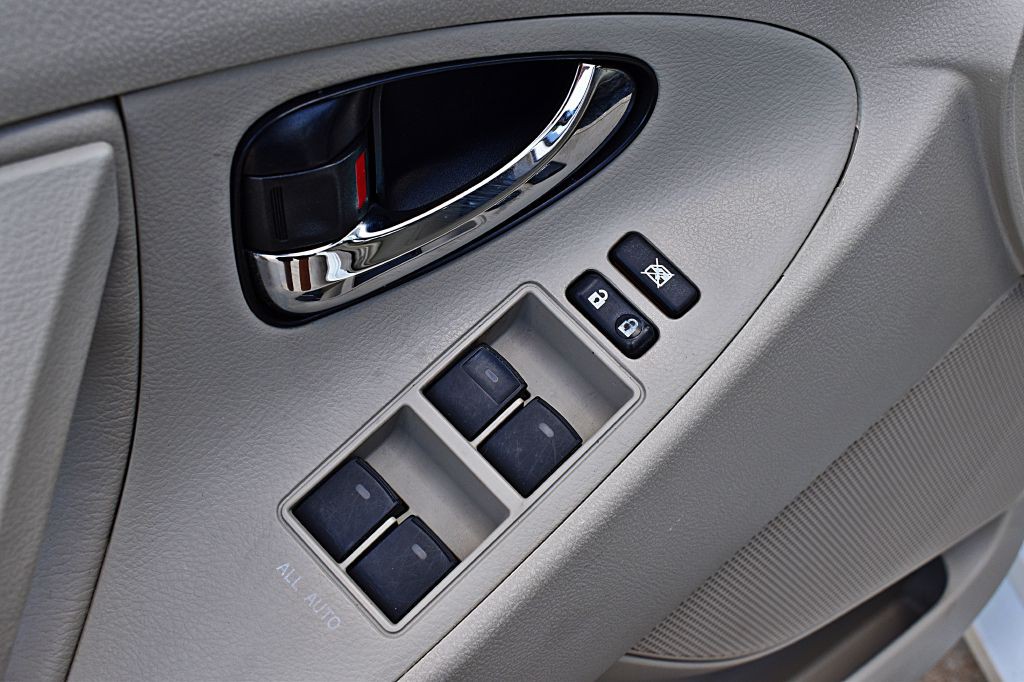 2011 Toyota Camry Image 40