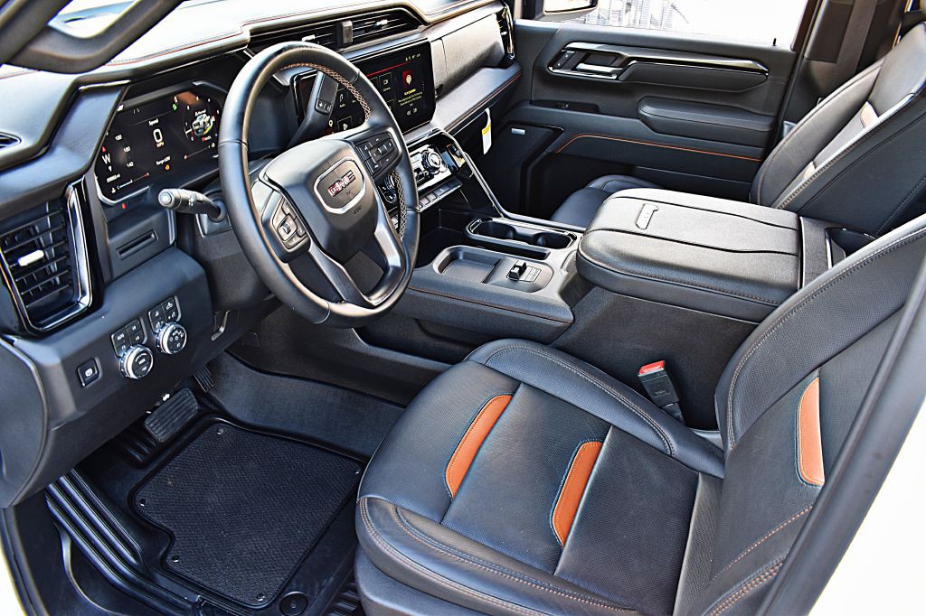 2026 GMC Sierra Image 16