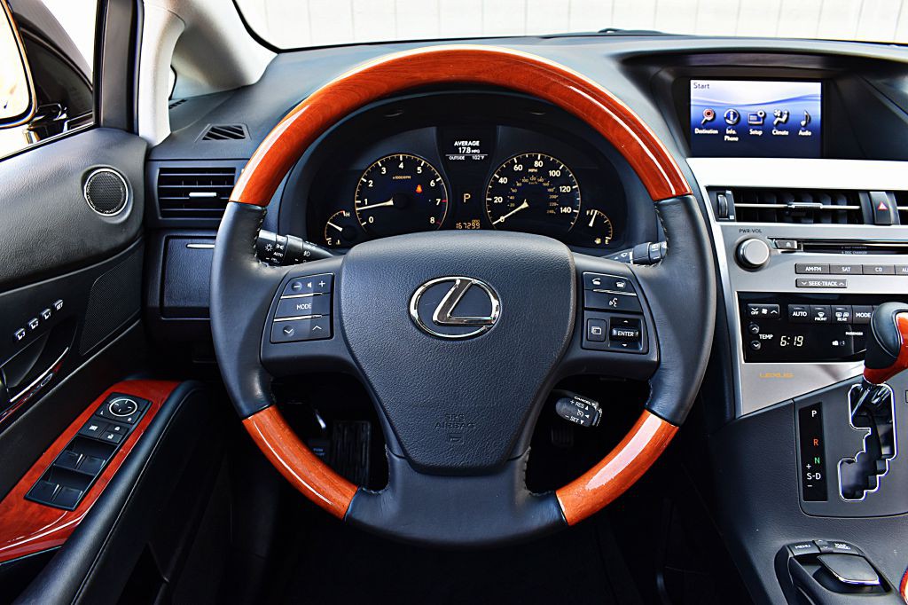 2011 Lexus RX Image 26