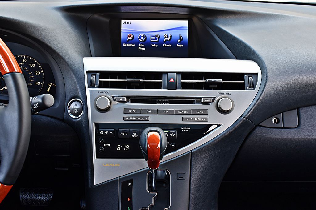 2011 Lexus RX Image 28