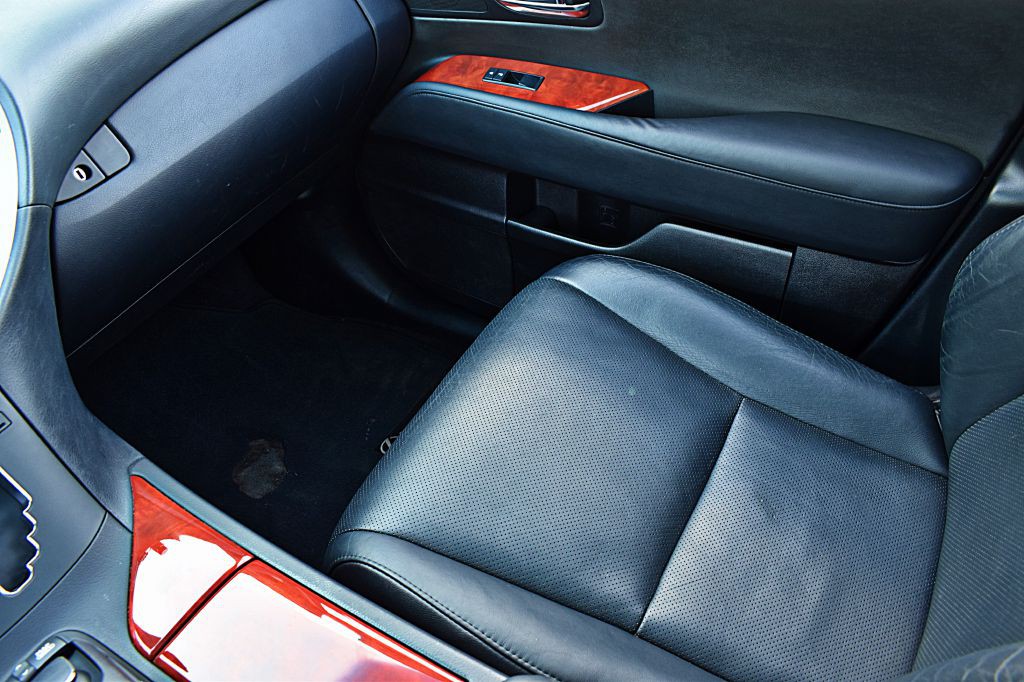 2011 Lexus RX Image 35