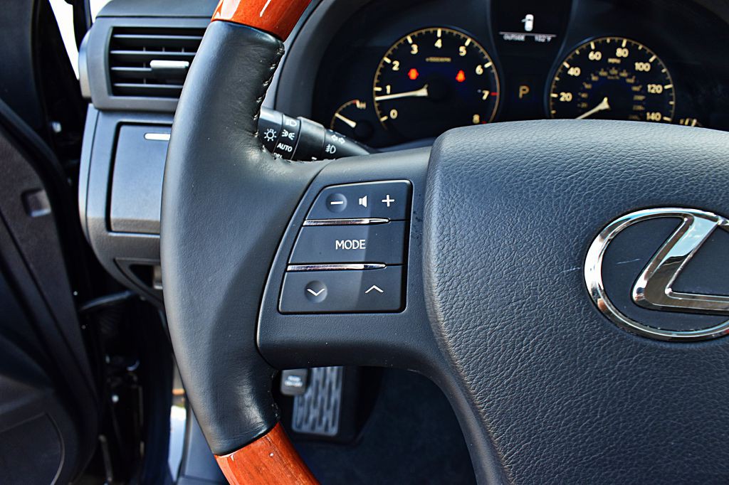 2011 Lexus RX Image 38