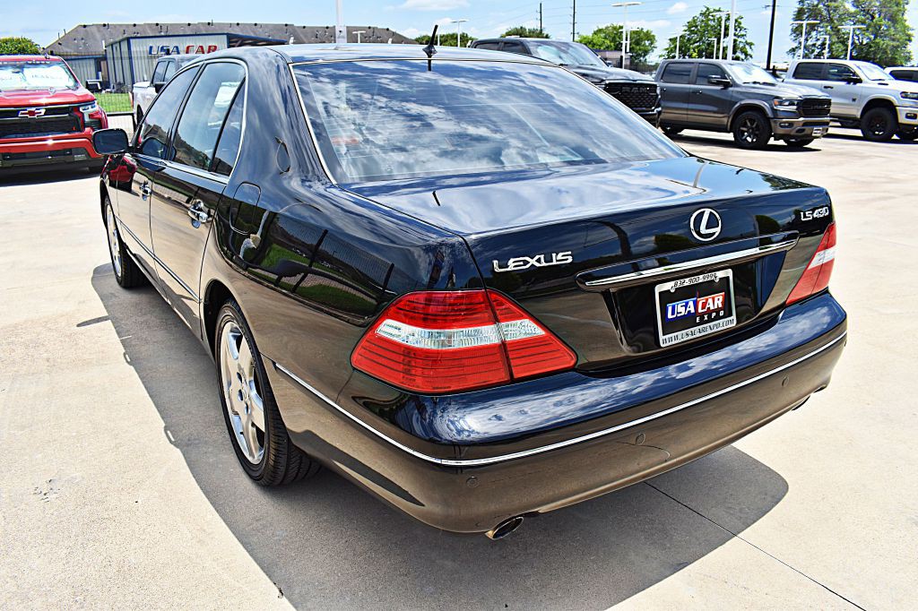 2005 Lexus LS Image 8