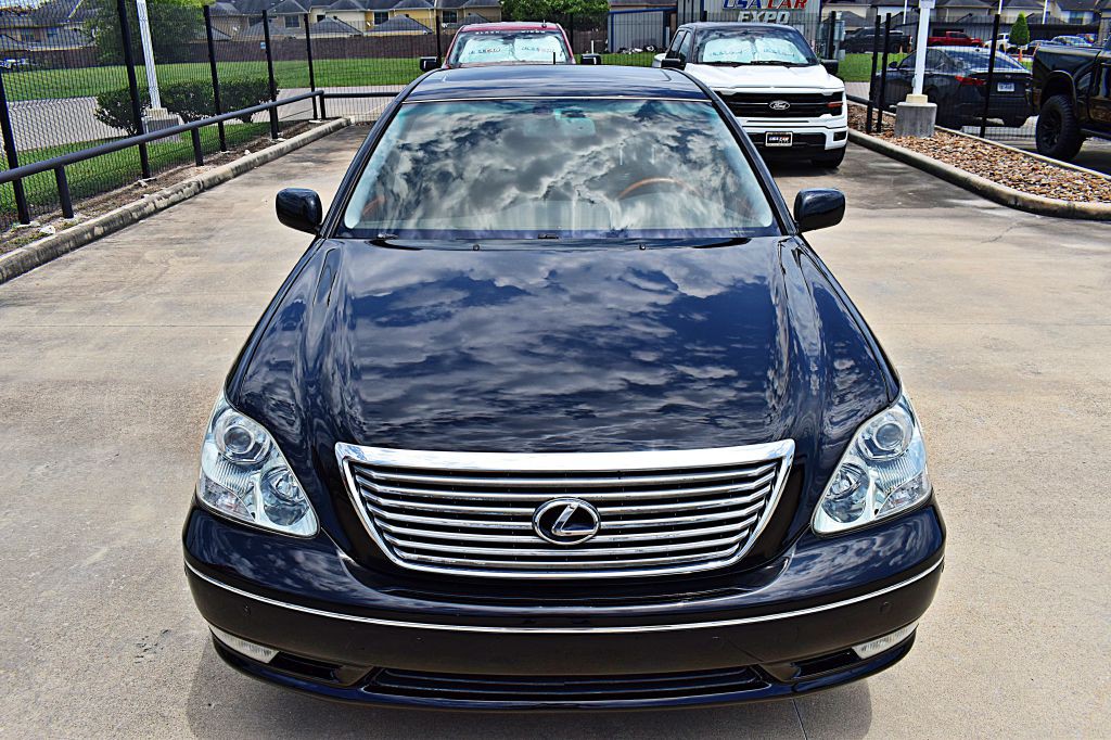 2005 Lexus LS Image 13
