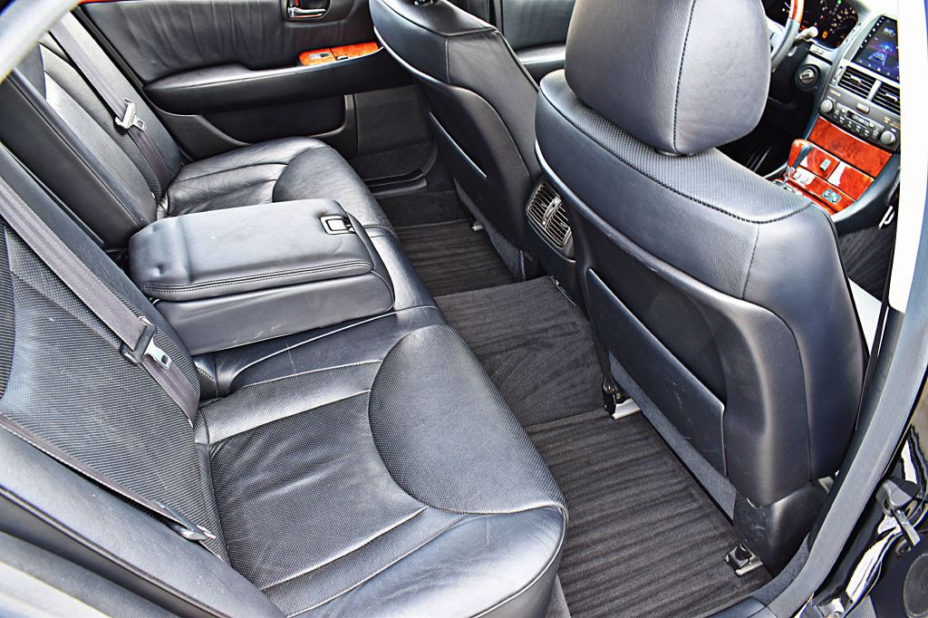2005 Lexus LS Image 21