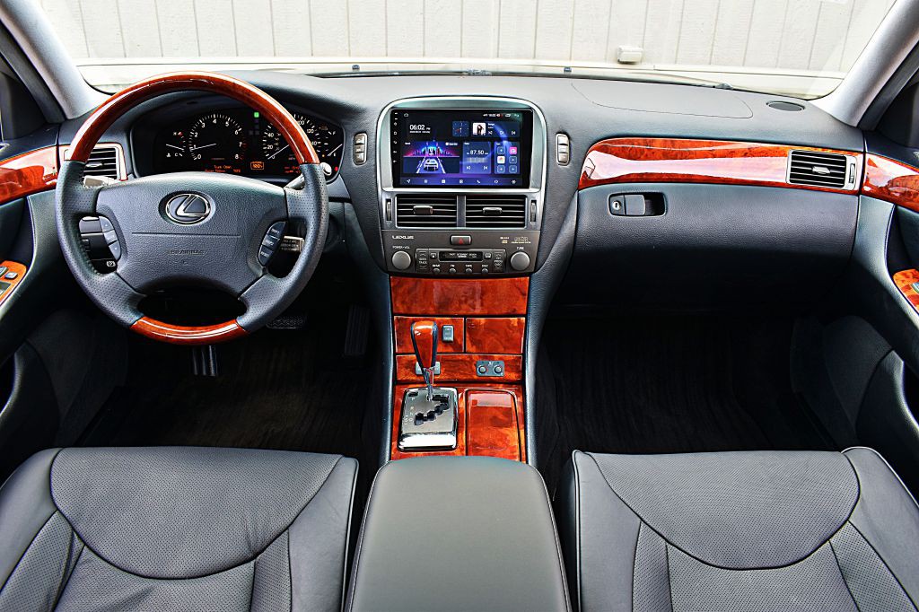 2005 Lexus LS Image 22
