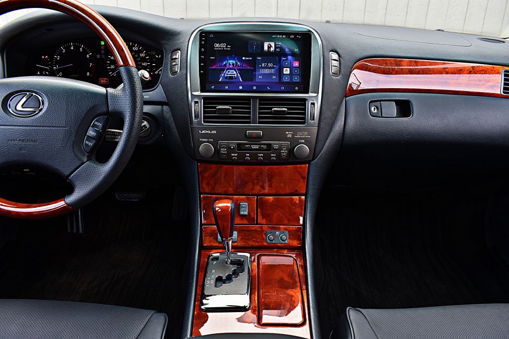 2005 Lexus LS Image 25