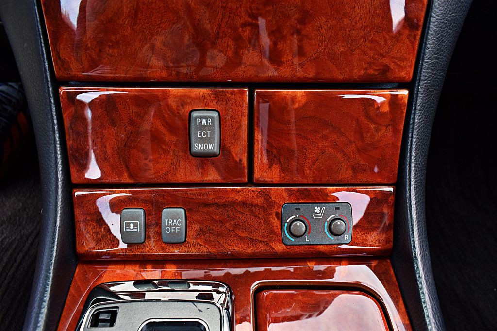 2005 Lexus LS Image 33