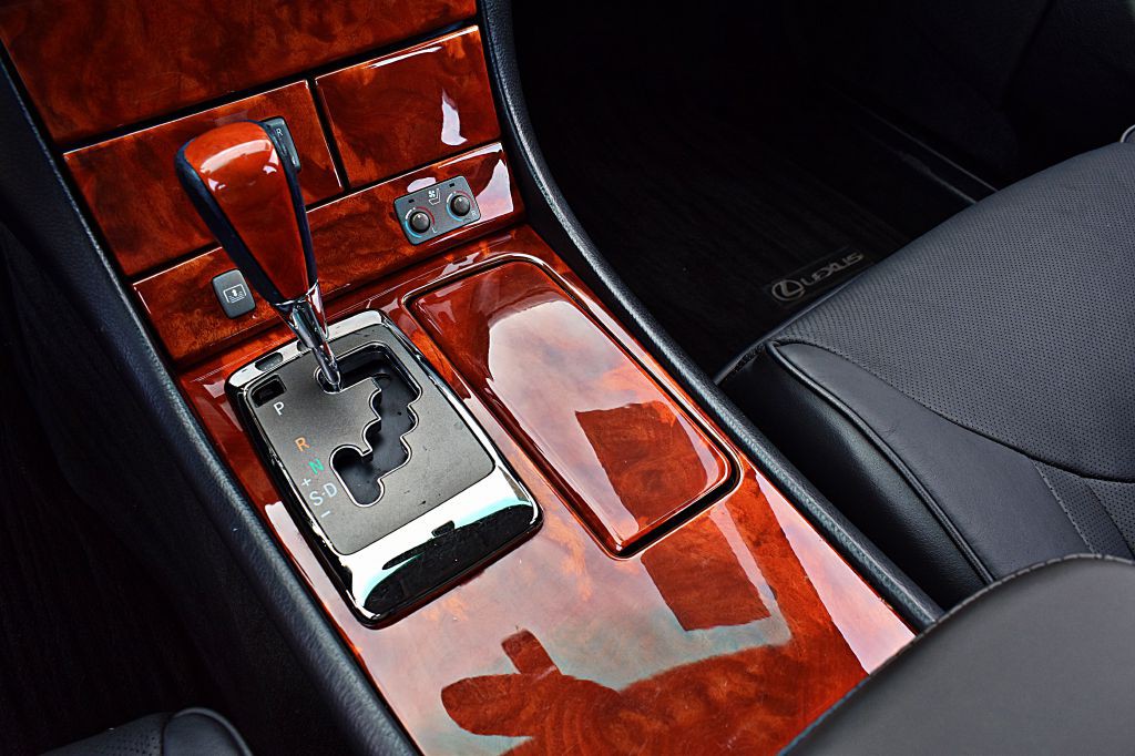 2005 Lexus LS Image 34