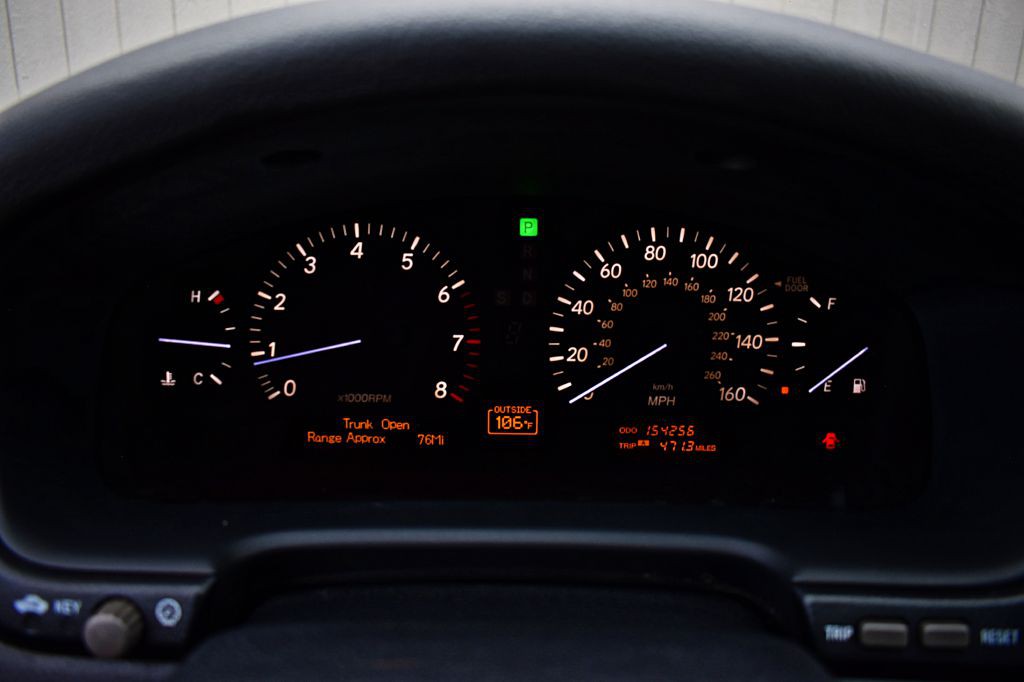 2005 Lexus LS Image 38