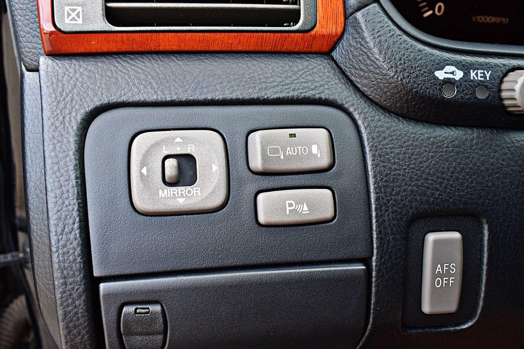2005 Lexus LS Image 39