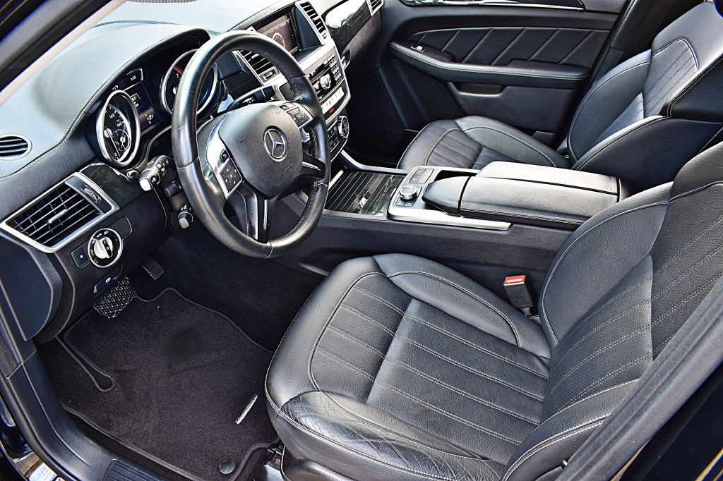 2016 Mercedes-Benz GL-Class Image 16