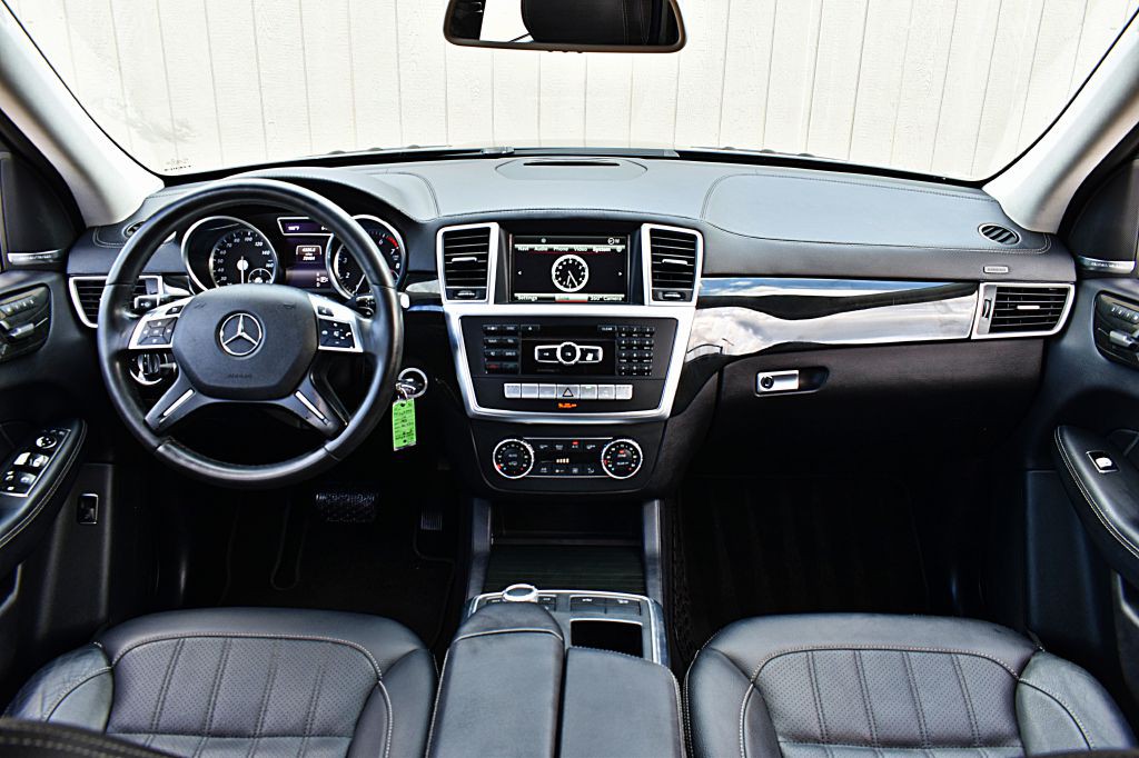 2016 Mercedes-Benz GL-Class Image 23
