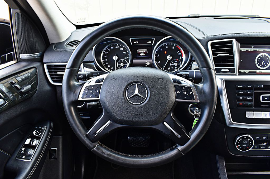 2016 Mercedes-Benz GL-Class Image 25