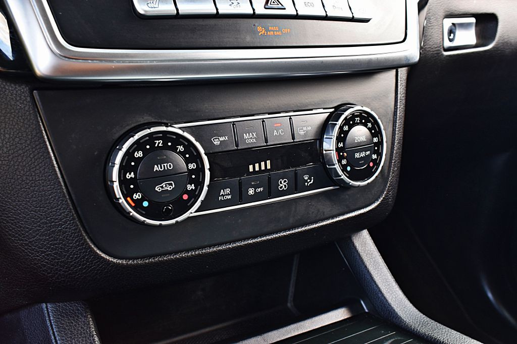 2016 Mercedes-Benz GL-Class Image 34