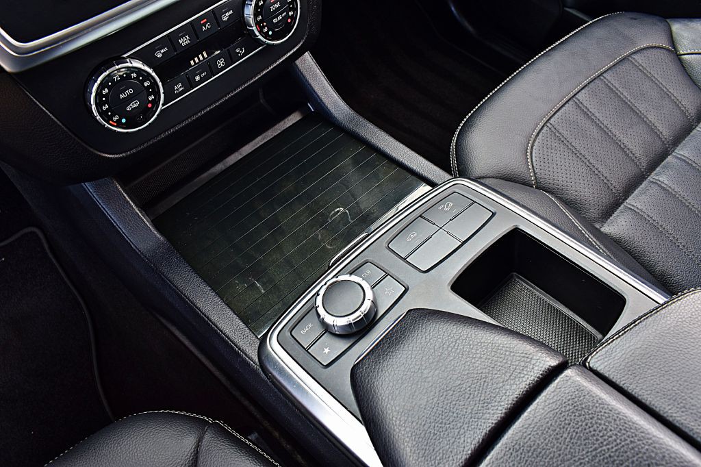2016 Mercedes-Benz GL-Class Image 35