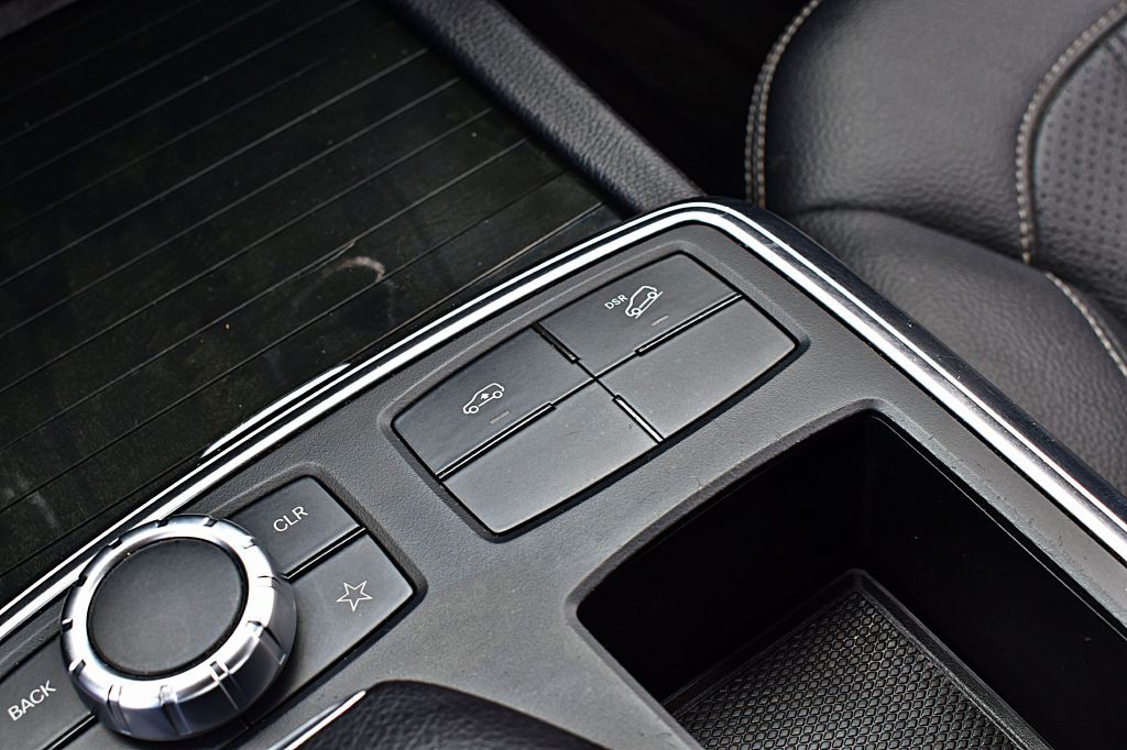 2016 Mercedes-Benz GL-Class Image 36
