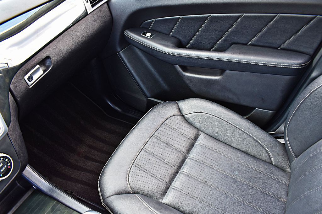 2016 Mercedes-Benz GL-Class Image 37