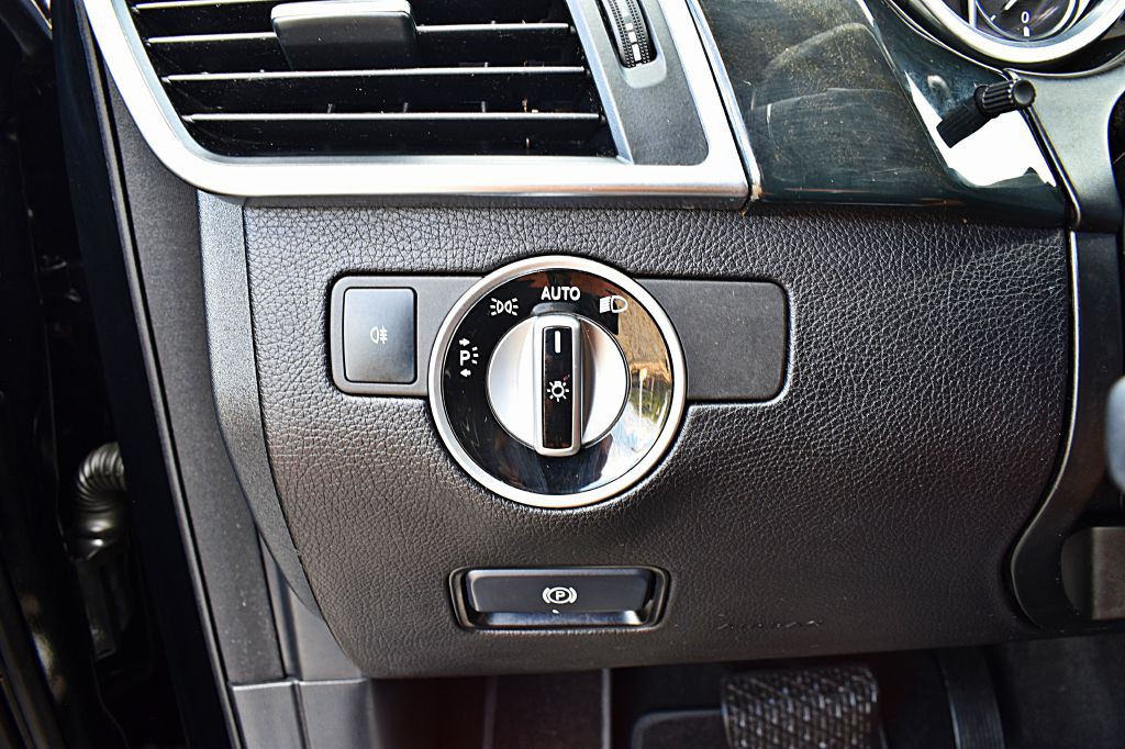2016 Mercedes-Benz GL-Class Image 42