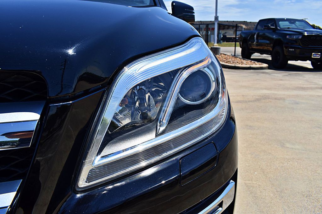 2016 Mercedes-Benz GL-Class Image 47