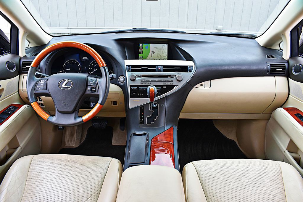 2010 Lexus RX Image 24