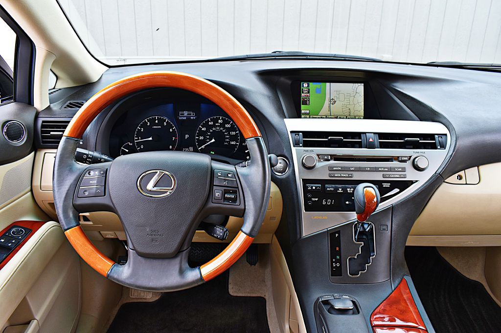 2010 Lexus RX Image 25