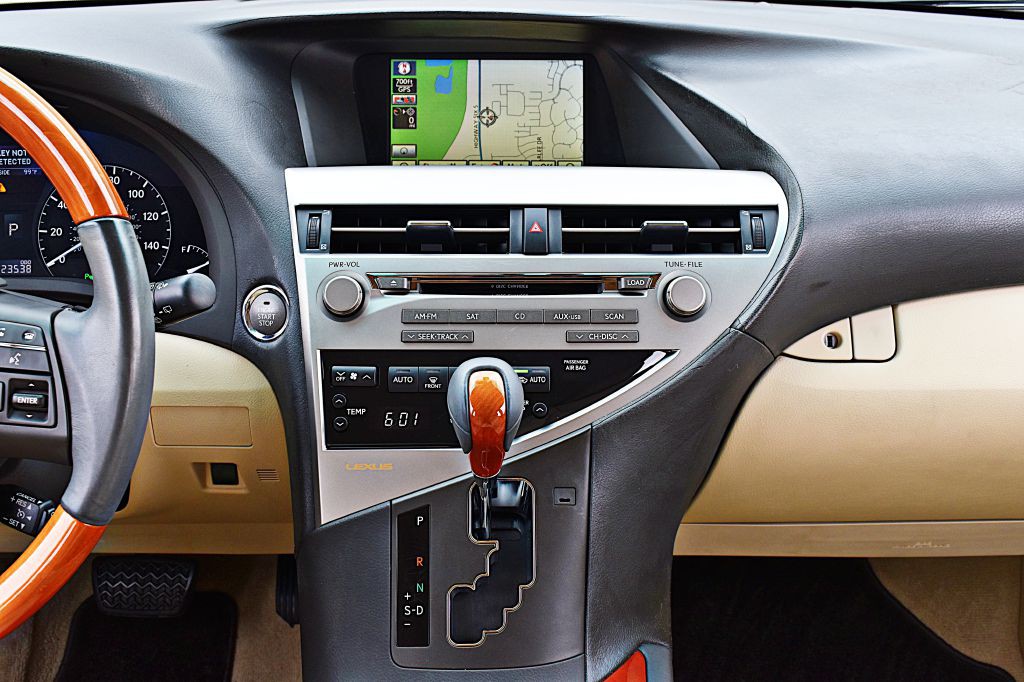 2010 Lexus RX Image 27